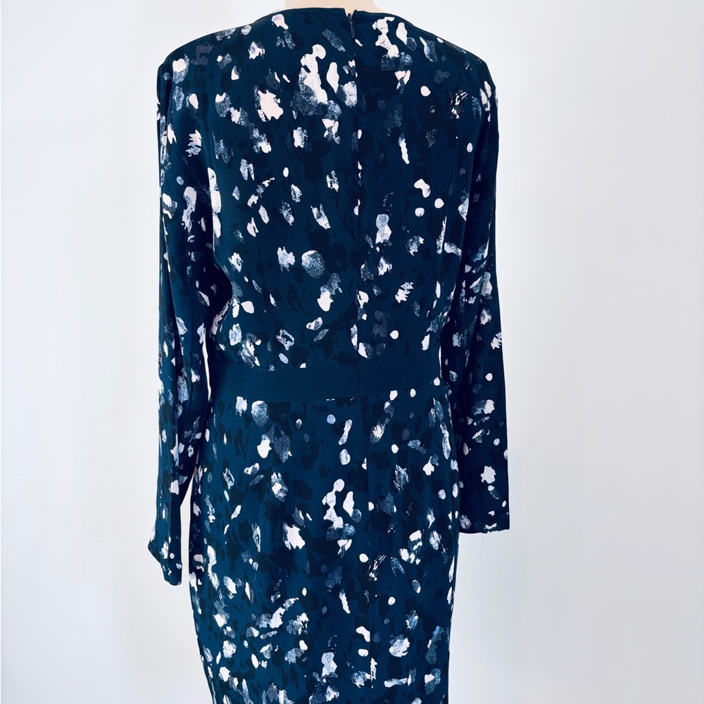 Club Monaco SILK long sleeve dress - Picture 6 of 13